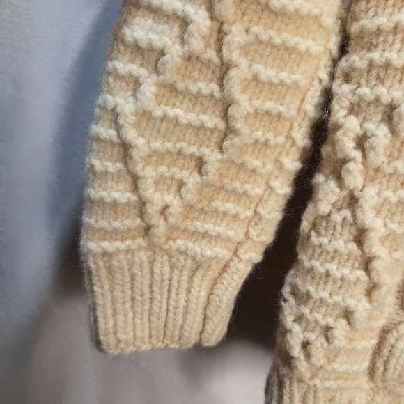 Handmade Ivory Boys Cableknit Fisherman Irish-Style Wool Sweater Size ~10-12 - Picture 3 of 3